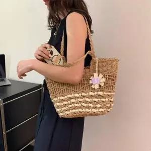 은창)플라워 데코 짜임 라탄 숄더백 가방 비치백 여름