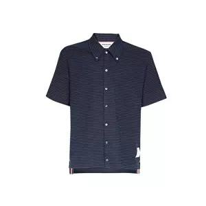 [톰브라운]톰브라운 스트라이프 반팔 셔츠 네이비 남성 MJS213A F0302 415