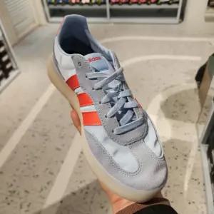 아디다스 바레다 디코드 스니커즈 운동화 IH1238