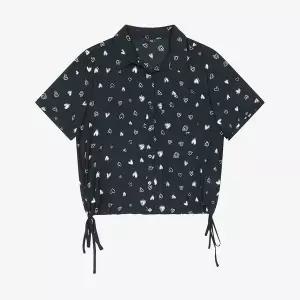 [SI](의정부점)하트 드로잉 패턴 블라우스 (SSKBBAE24490)(SSKBB244900