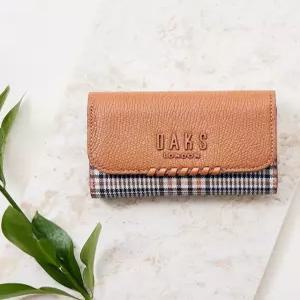 닥스 액세서리 26SS [MEGHAN]브라운 체크패턴 가죽콤비 3단 반지갑 DCWA6E624W2