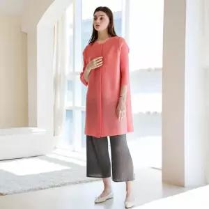 [요이츠](택가 228000원)[요이츠] 스트레이트 라인 롱 플리츠 가디건_YJ04WNPCT01