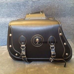 클래식바이크 오토바이 사이드백 새들백 트라이엄프 오토바이새들백 장치 뒷좌석 악어블랙 왼쪽