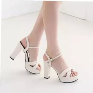 메리제인통굽힐 키높이 스트랩힐 가보시굽 샌들구두 하이힐 여름