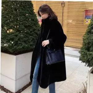 겨울여성코트밍크자켓 여자 연말 룩 파티 모임 코디 검정 페이크 퍼 코트