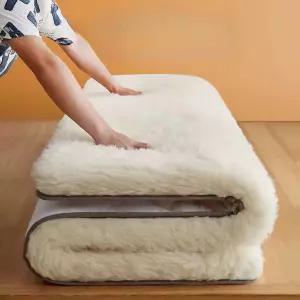 기능성 자가발열토퍼 침대위 부드러운 겨울토퍼