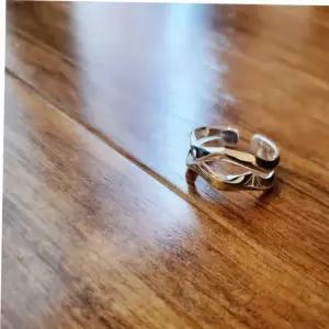 레이어드반지 실버925 국내제작 꼬임 모양 오픈링 반지 실버링 유니크 실버 은반지 (SILVER)