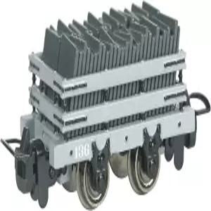 바흐만 트레인 - 토마스 프렌즈TM 적재량 136의 협궤 슬레이트 왜건 N 스케일 트랙에서 주행하는 HO 모델