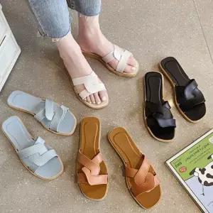 여성 여름 데일리 트위스트 젤리 슬리퍼 방수 소재 여성슬리퍼 뮬샌들 샌들슬리퍼