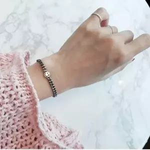 [셀러에이드]실버925 국내제작 스마일 팬던트 체인 실버팔찌 유니크 귀욤 데일리