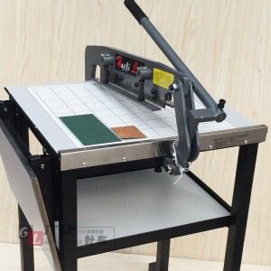 원단 컷팅기 테이블형 의류 원단 스와치 절단기 500mm 톱니날 직물 와셔 나이프 업소용 재단기 정밀 컷팅 조리 기구 장비