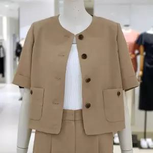 [백화점정품] CC콜렉트 노카라 크롭 자켓 E252MSF145