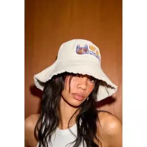 ZARA 오렌지 자수 트윌 버킷햇 - 크림 412983