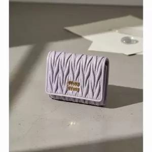 미우미우 마테라쎄 나파 가죽 여성 스몰 지갑 5MH033 AFPP F0230