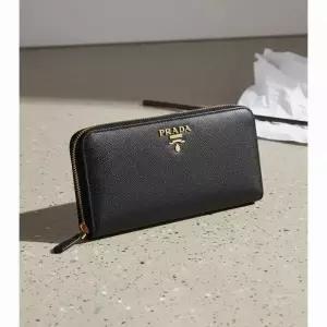 프라다 26SS 사피아노 여성 지퍼 장지갑 블랙 1ML506 QWA F0002