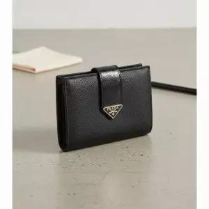 프라다 사피아노 가죽 반지갑 블랙 1MV204 2C7X F0002