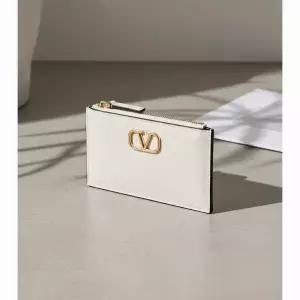발렌티노 V로고 시그니처 카드 케이스 카드지갑 6W0P0W17 SNP I16