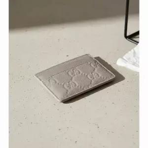 구찌 GG 엠블럼 카드 케이스 가죽 카드지갑 815883 AAEEM 1523