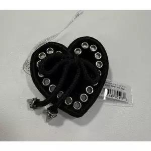 [크록스] 10016721 블랙 하트 위드 리본 (45039496)