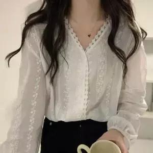 펀칭블라우스 여성 데일리 펀칭 레이스 브이넥 긴팔 셔츠 블라우스