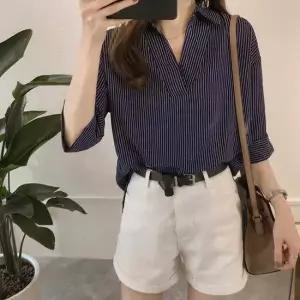 7부스트라이프셔츠 7부스트라이프셔츠 없는 단추 의류 블라우스 여성