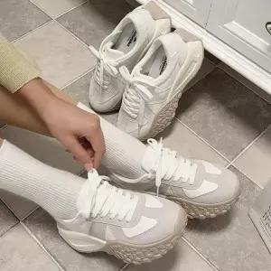 [오너클랜]인기상품 남녀공용 패션 여성운동화 가을신상 로퍼운동화 방한 [WFKV7TX_260414]