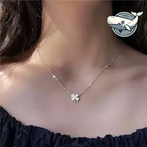 [콩심팥심]네잎클로버 모티프 펜던트 목걸이 반짝임 포인트