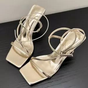 여성용 웨지힐 샌들 여름신발 하이힐 스트랩 구두 스틸레토힐 원픽2