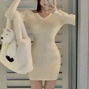 겨울원피스 브이넥 슬림핏 니트 원피스 붙는 연말 파티룩