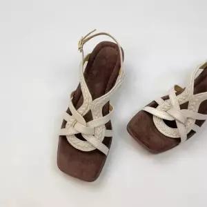 포뇨2 여성 양가죽 빈티지 펀칭 오픈토 로마슈즈 샌들 OPH5