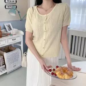 [신세계라이브쇼핑][옷자락] 여자 라운드넥 골드버튼 꽈베기 소프트 반팔 니트 가디건