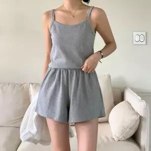 여자 하프팬츠 탑 펀칭 슬리브리스 고무줄 세트