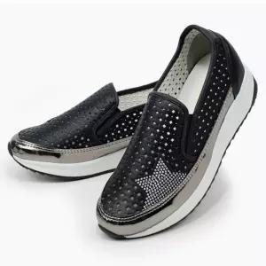 펀칭 여성 슬립온 포인트 통굽 운동화 데일리 신발여름 쿠션온 슈즈 풍화