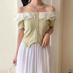 [신세계라이브쇼핑][옷자락] 여자 오프숄더 프릴 진주 단추 둥글 밑단 반팔 블라우스