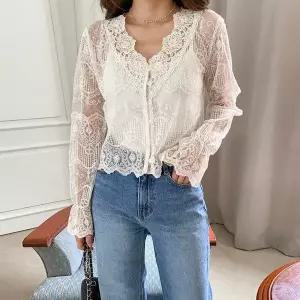 [신세계라이브쇼핑][옷자락] 여자 자수 레이스 시스루 브이넥 블라우스