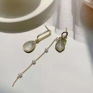 [라일리쥬얼리] Rly 언발란스 원석 귀걸이 실버925 여성 은침 패션