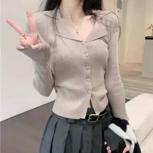 여성 슬림 골지 카라 버튼 가디건 베이지 데일리룩