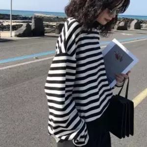 ST230004 라운드넥 티셔츠 맨투맨 줄무늬