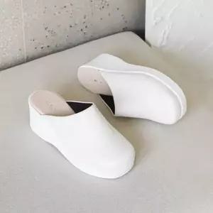 |KCS7F14|여성 합성 가죽 웨지 힐 뮬 일상 신발