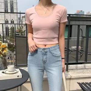 여자 라운드넥 슬림핏 레이스 크롭 반팔T