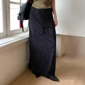 [다잇템] 여자 코지 치마 롱 고무줄 땡땡이 클래식 치마
