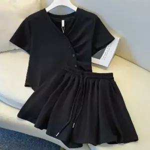 여름 20대 여성 코디 투피스 반팔 숏팬츠