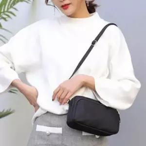 WL 크로스 여권파우치가방 해외여행 지갑보관가방 소매치기방지 베이직 디자인 데일리 가방