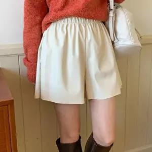 [옷자락]여자 캐주얼 레더 밴딩 3부 팬츠