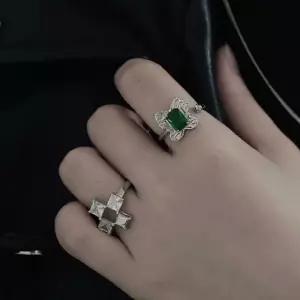 남녀 에메랄드 래트로 나비 십자가 반지 2세트