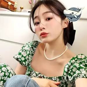 트렌디한 아크릴 진주 목걸이 여성 악세사리