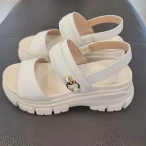 ESQUIRE HC13 포트폴리오 여성 샌들 에스콰이아 통굽 샌들 PFFMSD706