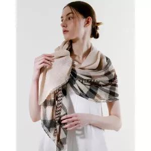 [롯데백화점]닥스 액세서리 [선물포장/쇼핑백동봉]브라운 체크 플리츠 숄 스카프 DCSC4E775