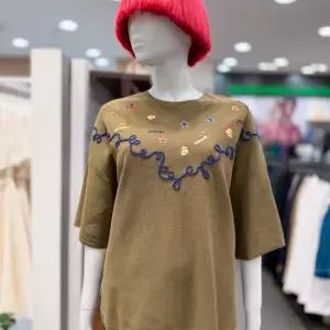 BAKP07441 쟈스민 요크 자수 니트)_DG