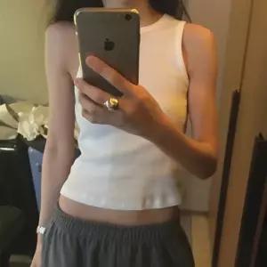 [메이비베이비] [Dearest] Acid Sleeveless (4colors)